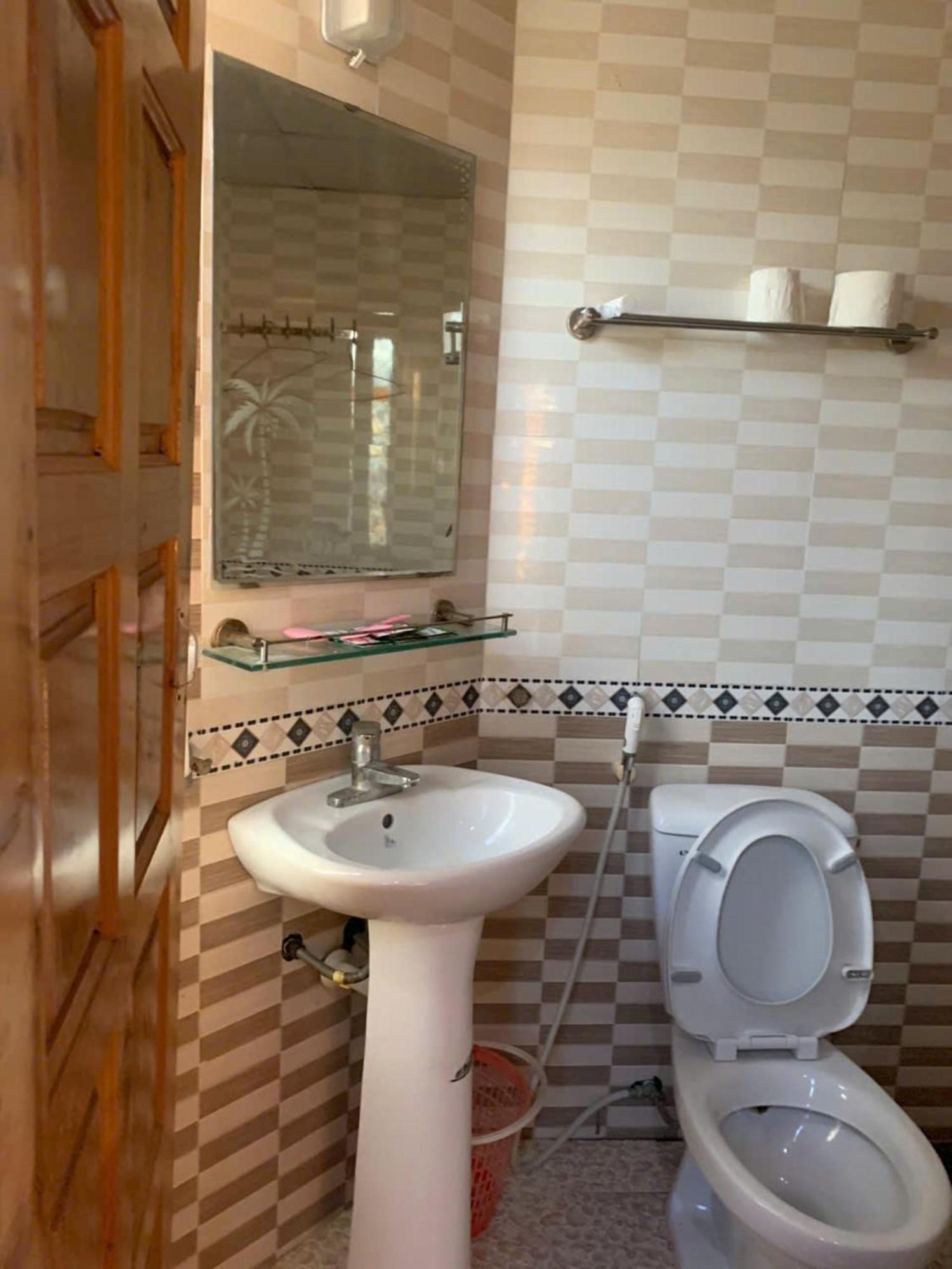 Ho Nui Dinh Hotel Ninh Bình Extérieur photo